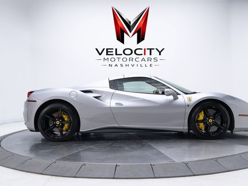 Used 2018 Ferrari 488 Spider image 4