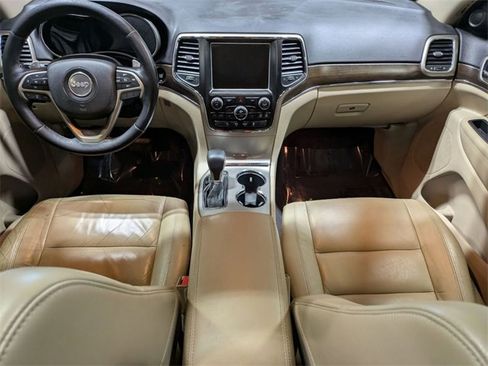 Used 2017 Jeep Grand Cherokee Limited image 27