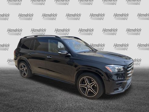 Used 2024 Mercedes-Benz GLS 450 4MATIC image 2