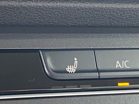 Certified 2024 Volkswagen Tiguan S FWD image 17