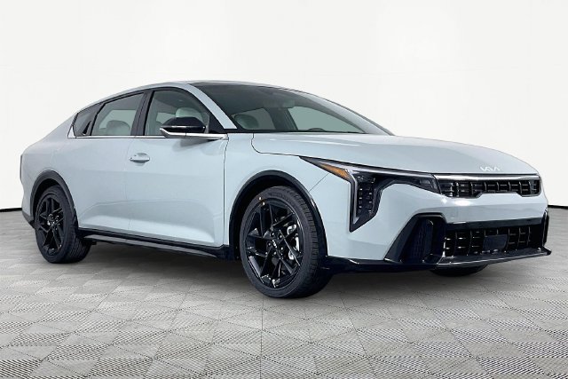 New 2027 Kia K4 GT-Line Turbo FWD image 3