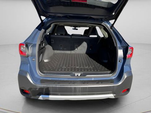 Used 2023 Subaru Outback Limited AWD/4WD image 9