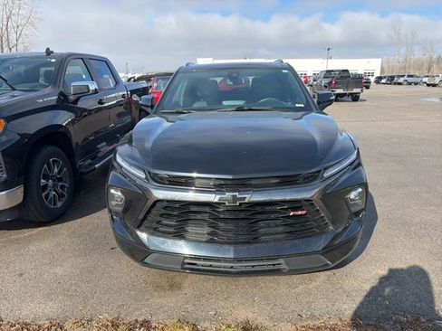 Used 2023 Chevrolet Blazer RS w/ Enhanced Convenience Package image 2