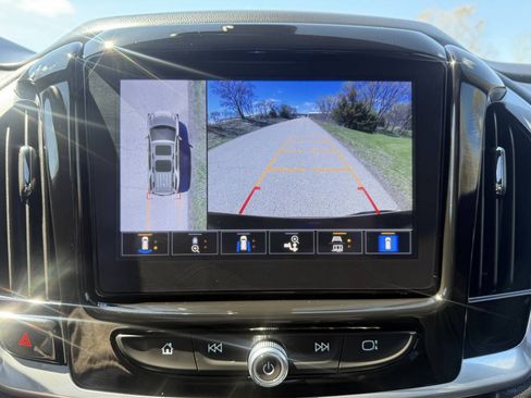 Used 2022 Chevrolet Traverse RS AWD/4WD image 14