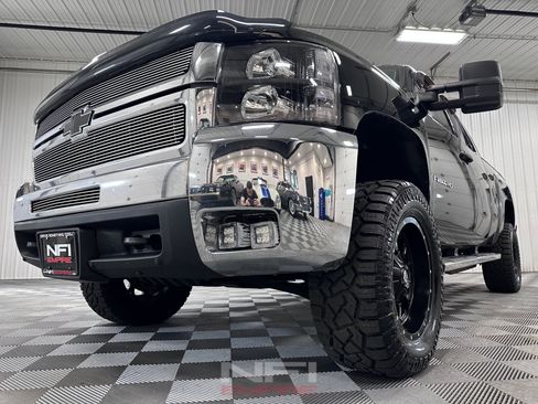 Used 2008 Chevrolet Silverado 2500 LT w/ Suspension Package, Off-Road AWD/4WD image 13