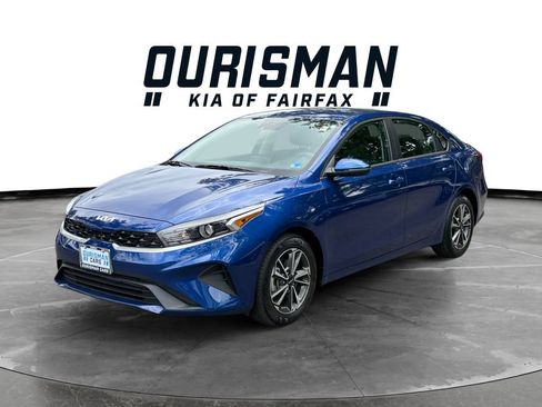 Used 2023 Kia Forte LXS w/ LXS Technology Package FWD image 3
