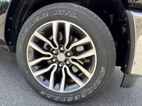 Used 2025 RAM 1500 Limited AWD/4WD image 14