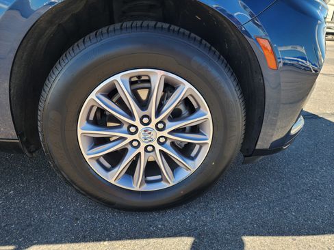 Used 2023 Buick Enclave Premium image 10