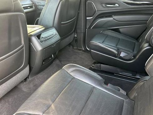 Certified 2022 Cadillac Escalade Sport w/ LPO, ONYX Package image 16