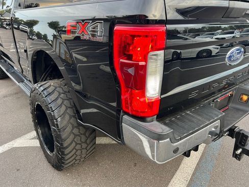 Used 2018 Ford F250 Lariat w/ Lariat Ultimate Package AWD/4WD image 35