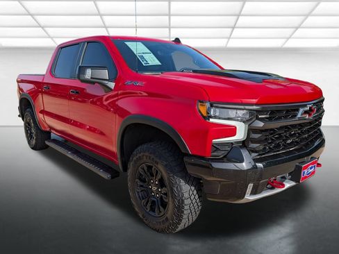 Used 2023 Chevrolet Silverado 1500 ZR2 w/ Technology Package AWD/4WD image 1