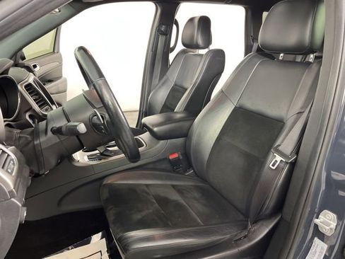 Used 2017 Jeep Grand Cherokee Altitude AWD/4WD image 19