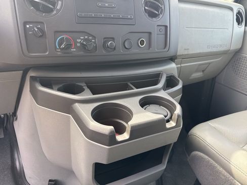Used 2009 Ford E-250 and Econoline 250 image 12