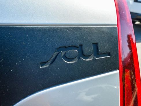 Used 2020 Kia Soul LX image 30