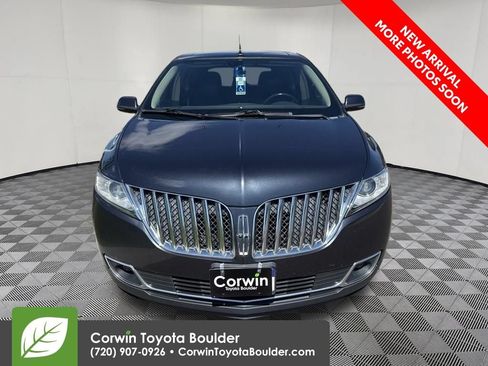 Used 2013 Lincoln MKX AWD image 2