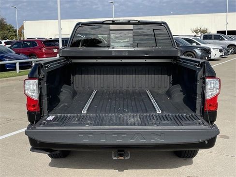 Used 2021 Nissan Titan SV w/ SV Convenience Package image 27