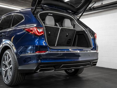 Certified 2023 Acura MDX FWD w/ Technology Package image 15