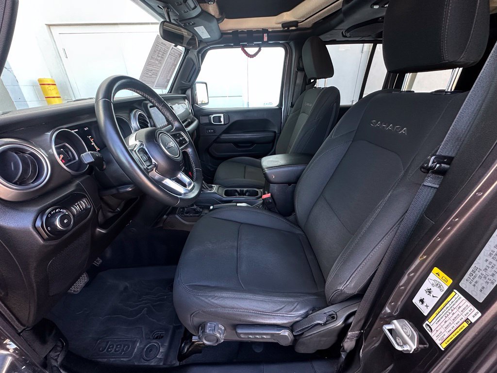 Used 2018 Jeep Wrangler Unlimited Sahara AWD/4WD image 34