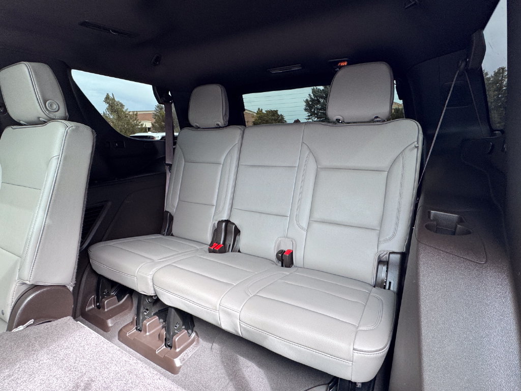 Used 2022 GMC Yukon SLT w/ SLT Premium Package AWD/4WD image 35