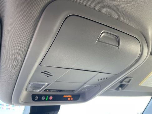 Used 2024 GMC Terrain SLE FWD image 28