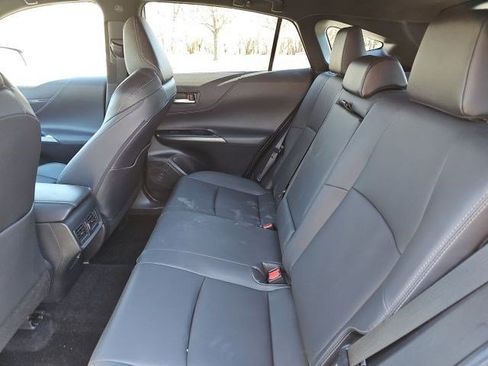 Used 2024 Toyota Venza XLE image 18