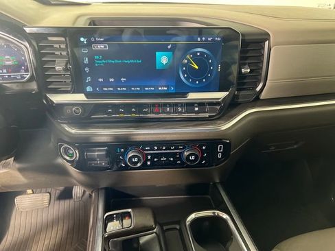 Used 2024 Chevrolet Silverado 1500 LTZ w/ LTZ Convenience Package II AWD/4WD image 17