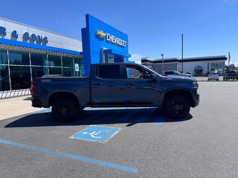 Used 2020 Chevrolet Silverado 1500 LT Trail Boss AWD/4WD image 8