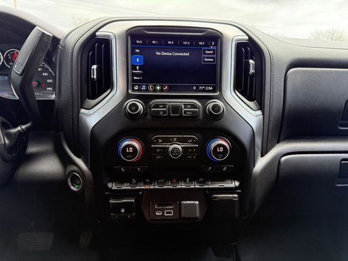 Used 2019 Chevrolet Silverado 1500 LT w/ Texas Edition AWD/4WD image 15