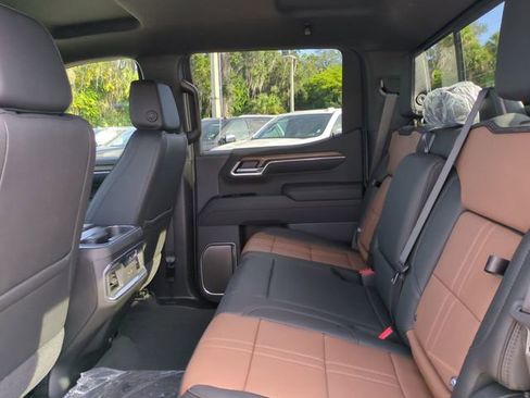 New 2026 Chevrolet Silverado 1500 High Country w/ Technology Package AWD/4WD image 13