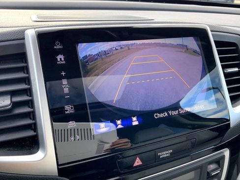 Used 2017 Honda Pilot Touring image 15