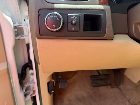 Used 2013 Chevrolet Tahoe LT RWD image 17