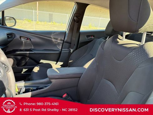 Used 2019 Toyota Prius LE FWD image 13