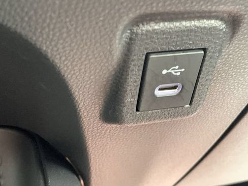 Used 2025 Toyota Corolla LE FWD image 27