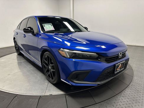 Used 2024 Honda Civic Sport image 2