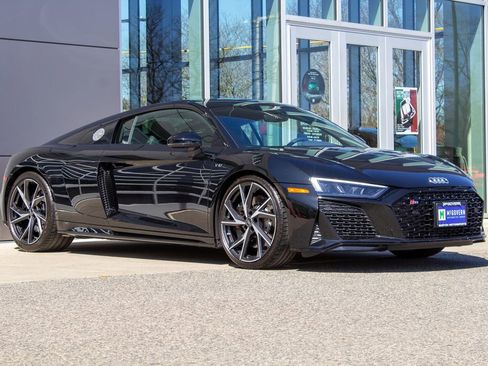 Used 2023 Audi R8 V10 performance image 3