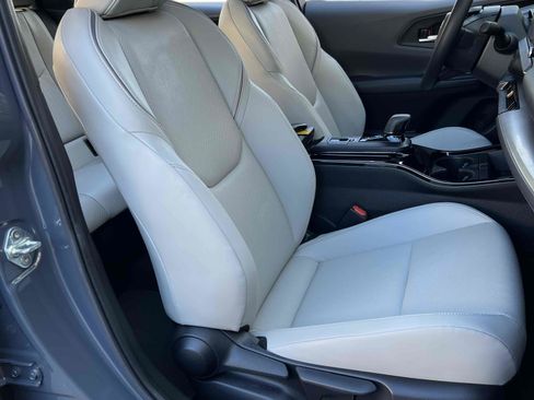 Used 2024 Toyota Prius Limited image 38