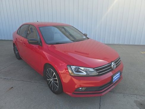 Used 2016 Volkswagen Jetta Sport w/ Lighting Package image 2