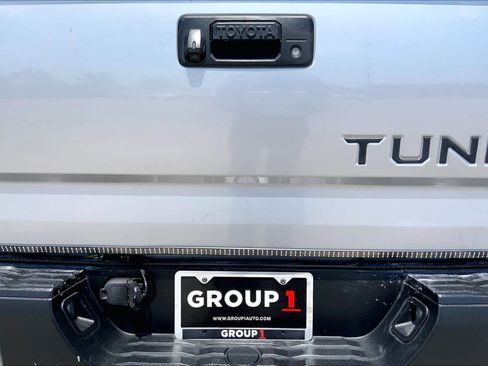 Used 2019 Toyota Tundra SR5 w/ SR5 Upgrade Package AWD/4WD image 10