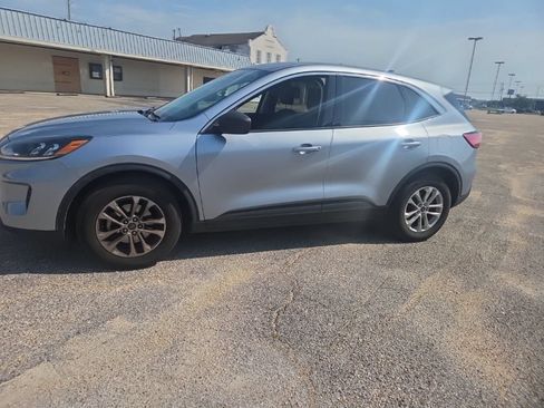Used 2022 Ford Escape SE FWD image 4