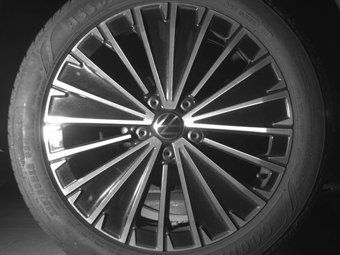 Used 2025 Volkswagen Taos SE image 15