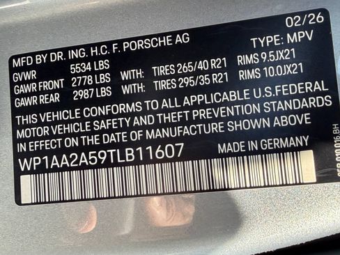 Used 2026 Porsche Macan AWD/4WD image 34