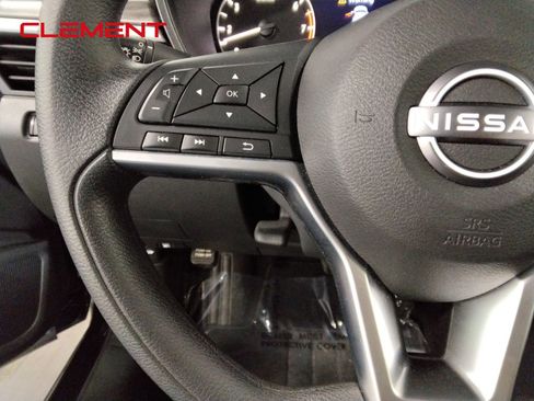 Used 2025 Nissan Altima 2.5 SV image 12