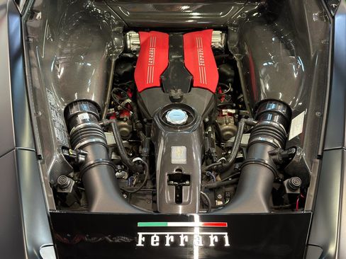 Used 2018 Ferrari 488 GTB image 31