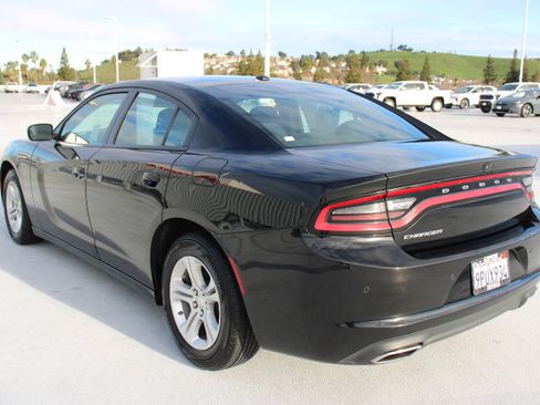 Used 2022 Dodge Charger SXT image 5