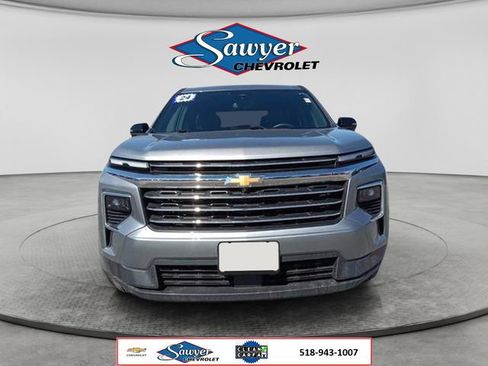 Used 2024 Chevrolet Traverse LT AWD/4WD image 8