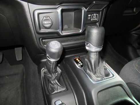 Certified 2024 Jeep Wrangler Sport AWD/4WD image 23