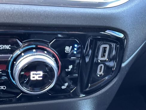 Used 2022 GMC Sierra 1500 SLT image 43