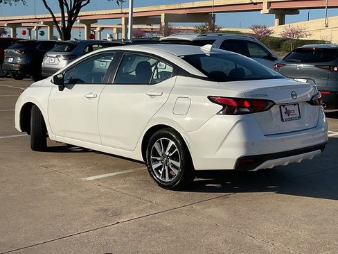 Used 2025 Nissan Versa SV image 7
