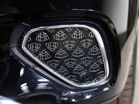 Used 2025 Mercedes-Benz Maybach GLS 600 4MATIC image 19