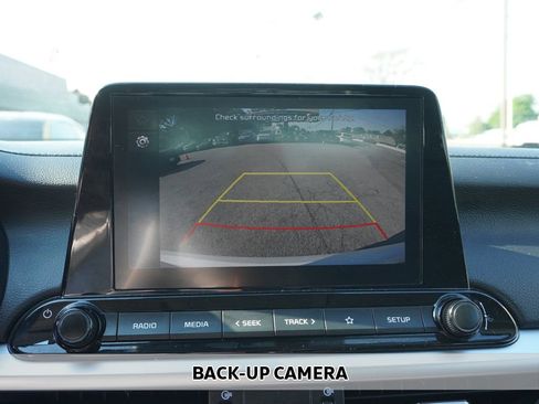 Used 2024 Kia Forte LXS w/ LXS Technology Package FWD image 5